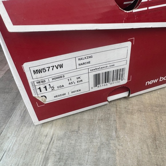 New Balance Men's 11.5 577 White Walking Shoes NEW White Leather - Picture 2 of 7